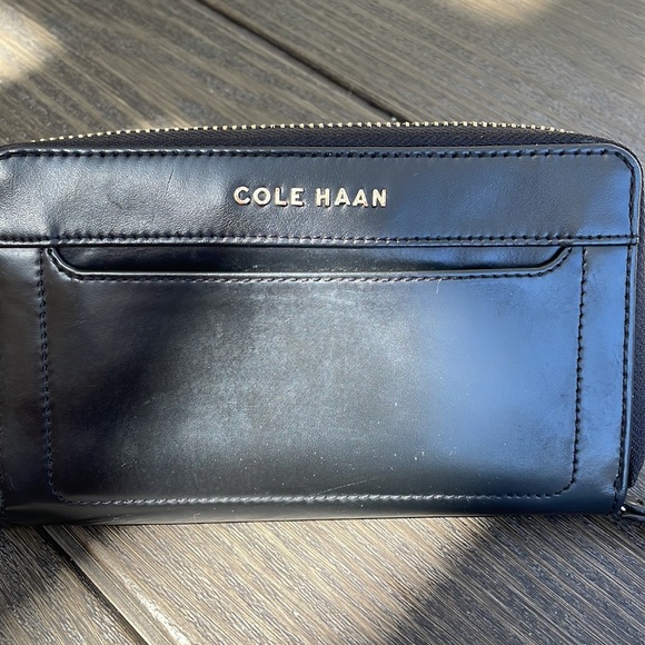 Cole Haan wallet - Picture 9 of 10